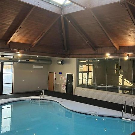 Red Fox Inn And Suites Waverly Екстериор снимка