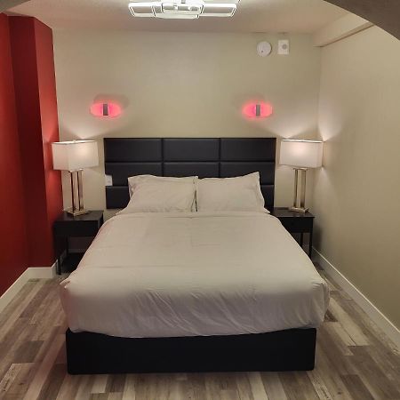 Red Fox Inn And Suites Waverly Екстериор снимка