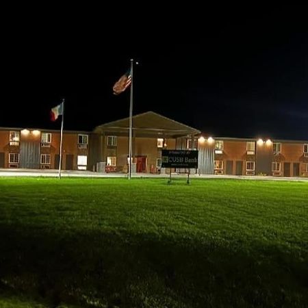 Red Fox Inn And Suites Waverly Екстериор снимка