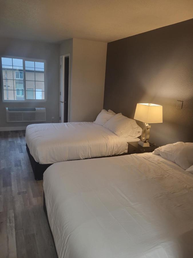 Red Fox Inn And Suites Waverly Екстериор снимка