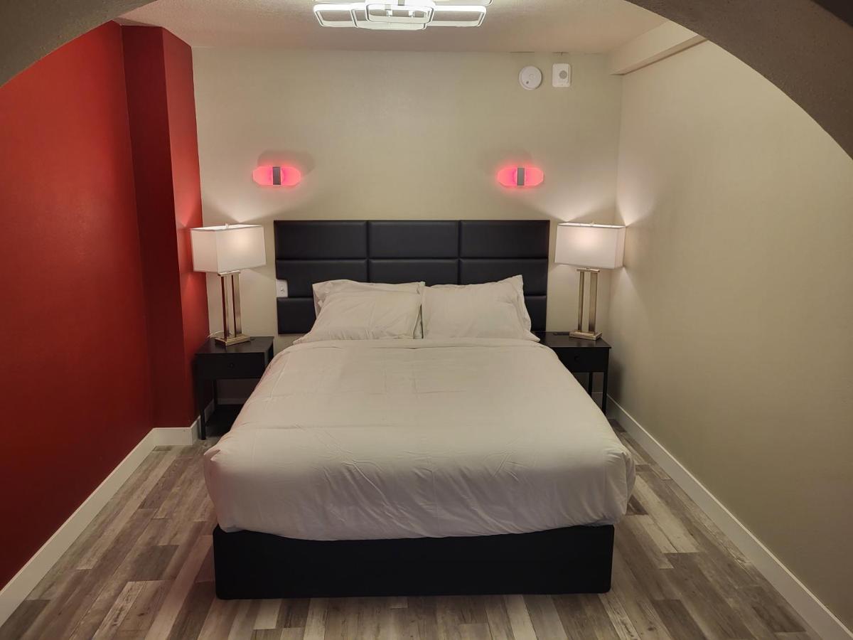 Red Fox Inn And Suites Waverly Екстериор снимка