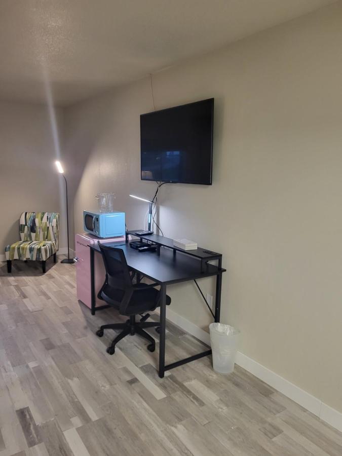 Red Fox Inn And Suites Waverly Екстериор снимка